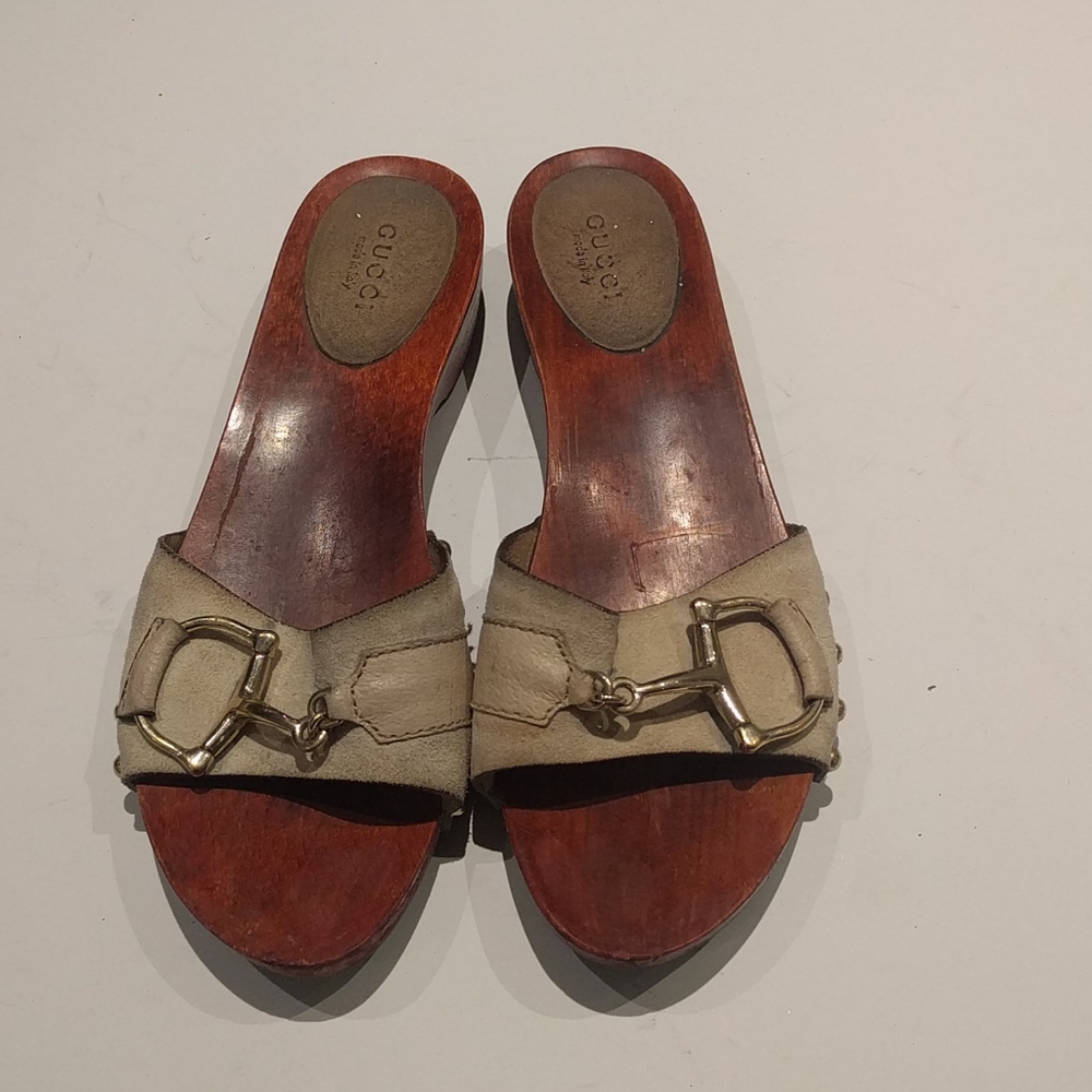 Beautiful vintage slippers by Gucci 🍀🍀🍀